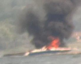 Motoscafo in fiamme sul lago Maggiore: intervengono i vigili del fuoco