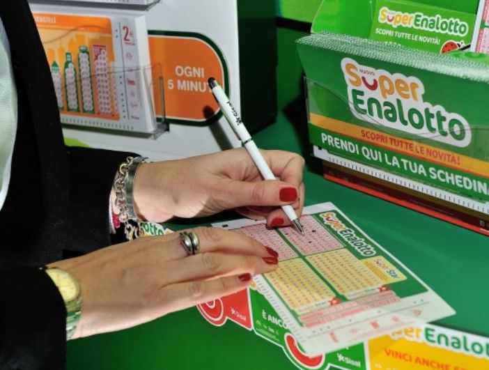 SuperEnalotto da record: vinti 371 milioni. E c'è un neomilionario anche in provincia di Varese