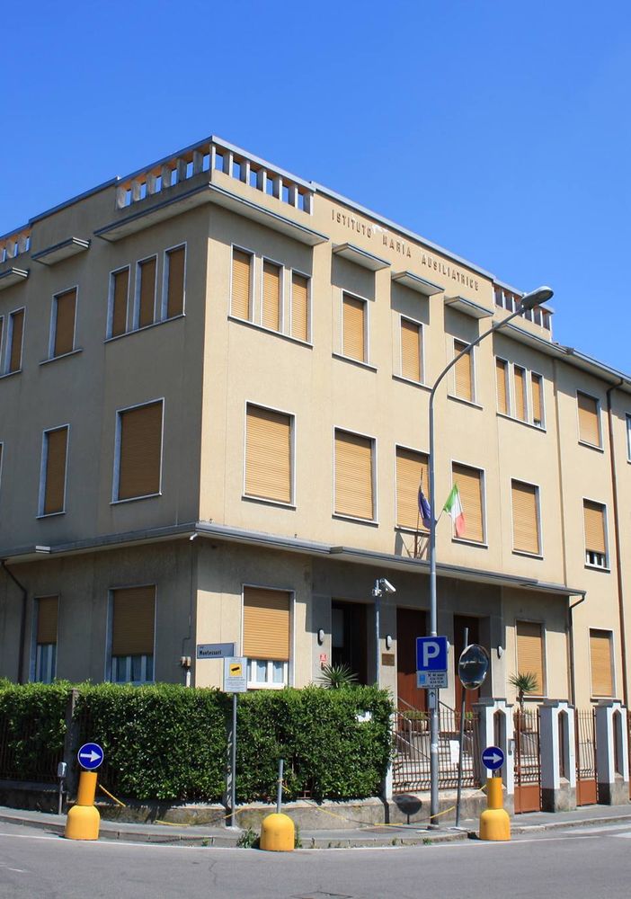 “IntrAPPolati nella rete. Dialogo sulla vita online dei nostri figli e sui rischi da evitare”