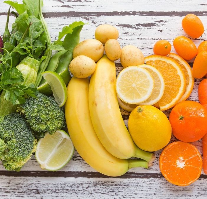 Cresce in provincia di Varese la spesa all'aria aperta: con il caldo boom di frutta e verdura all'Agrimercato