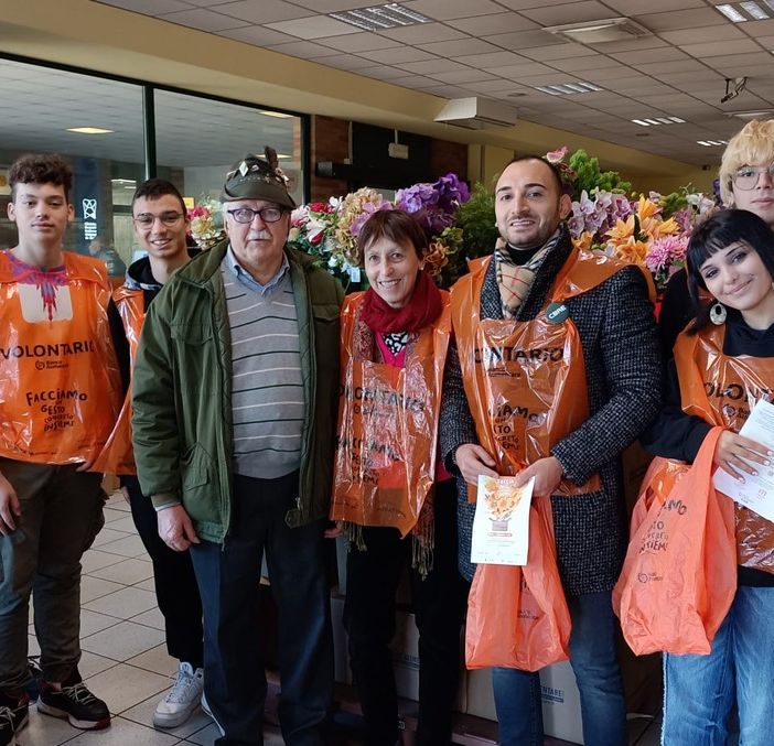 Gli alunni del “Geymonat” di Tradate volontari per la colletta alimentare