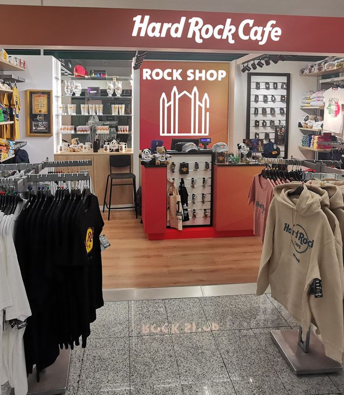 Hard Rock Cafe “vola” a Malpensa. Nuova apertura al Terminal 1