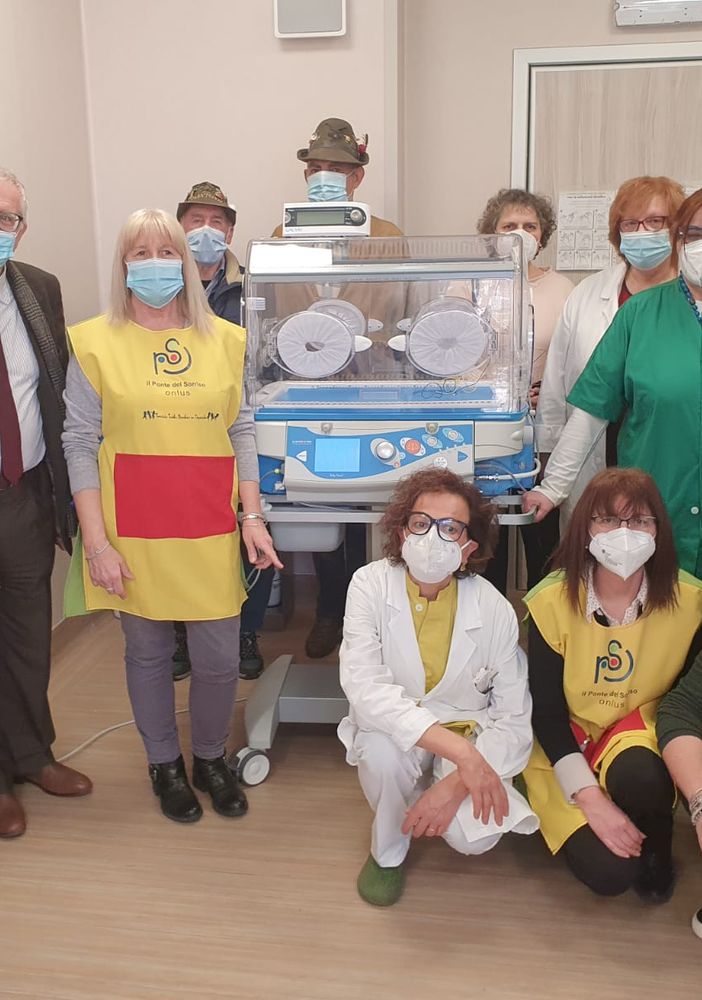 Una nuova incubatrice donata da Il Ponte del Sorriso al Nido di Tradate