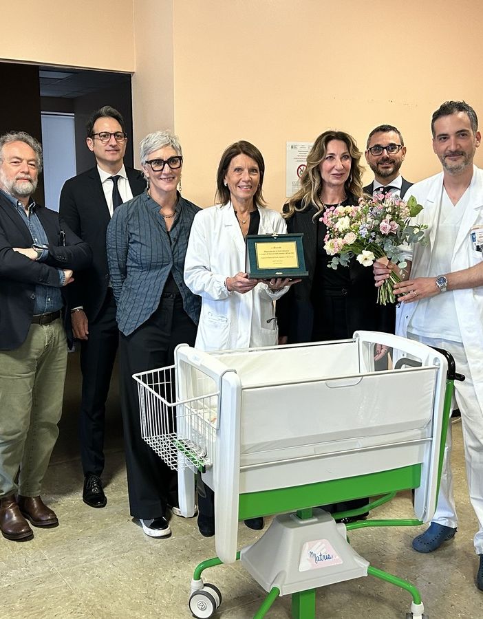 FOTO. Donate otto culle alla Pediatria di Busto