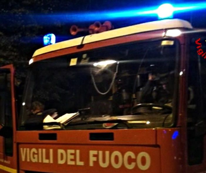Auto in fiamme nei campi di Uboldo. Era stata rubata poche ore prima