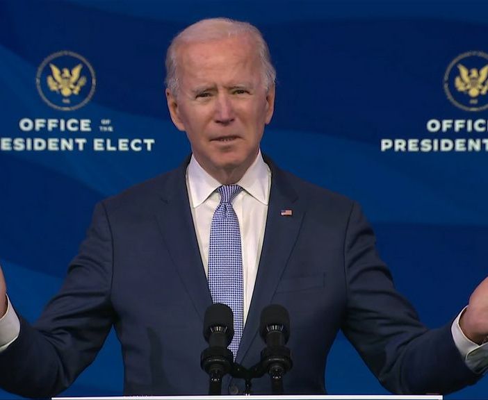 Una camicia realizzata a Ispra per il neopresidente degli Stati Uniti Joe Biden