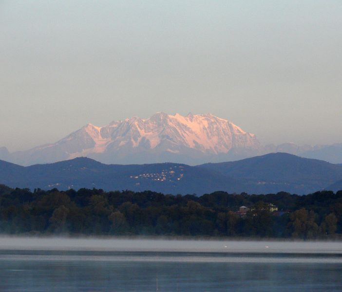La neve per ora resta lassù...