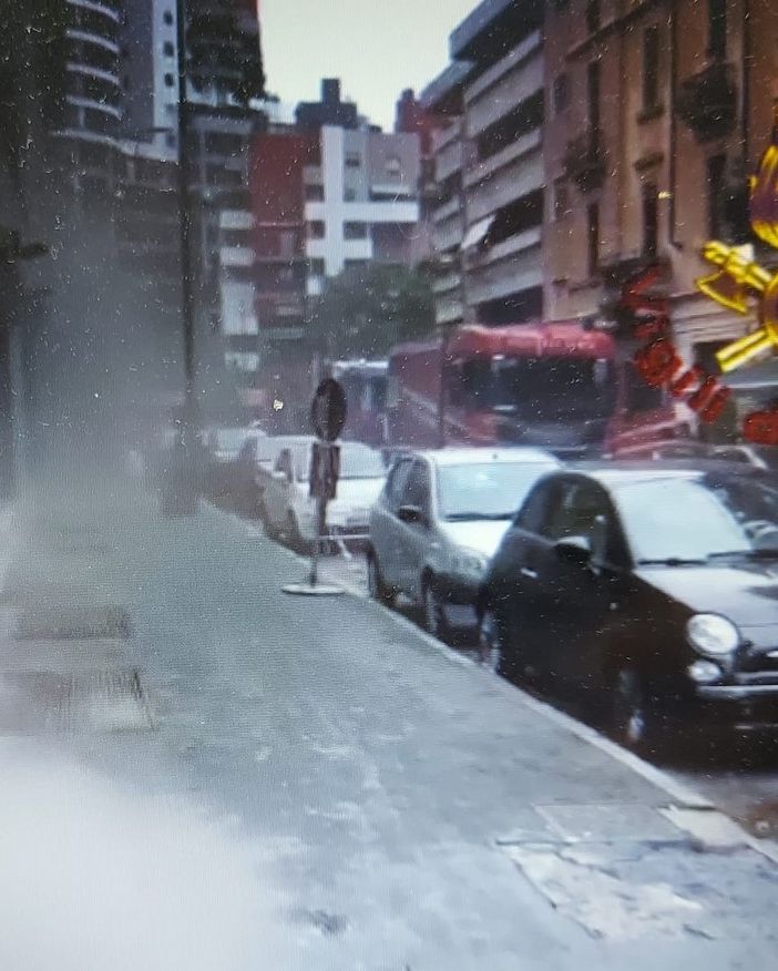 VIDEO. In fiamme una discoteca di Milano: sette squadre dei vigili del fuoco al lavoro