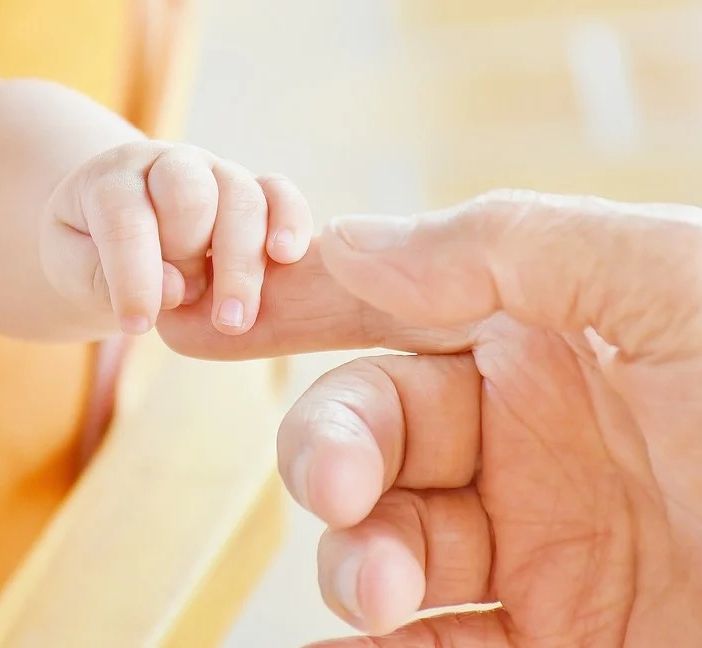 Il piccolo Enea, la solidarietà, gli appelli. Ma sempre e solo l'amore