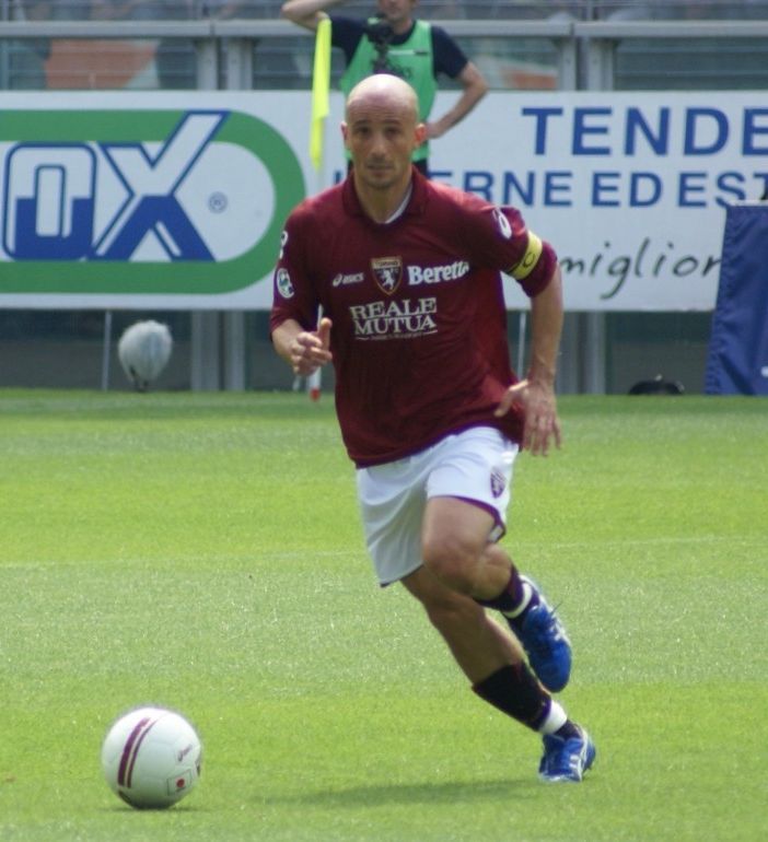 Oscar Brevi in campo con la maglia del Torino
