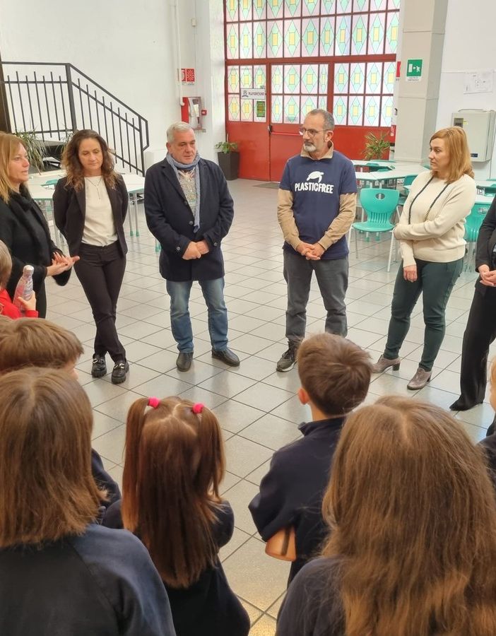 Stop a bottigliette e spreco d’acqua. Adesso la Primary Acof è “plastic free”
