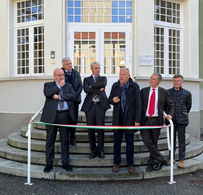 Taglio del nastro al padiglione Rossi, da sinistra: Alberto Coen Porisini, Marco Cavallotti, Davide Galimberti, Angelo Tagliabue, Stefano Serra Capizzano, Giulio Carcano