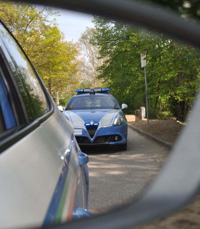 Controlli di polizia alla stazione di Gallarate: identificate 84 persone e sanzionati alcuni negozi