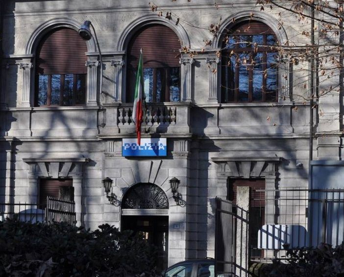 Busto, arrestato il &quot;trasformista della tastiera&quot;: ricattava sessualmente le sue vittime per estorcere denaro