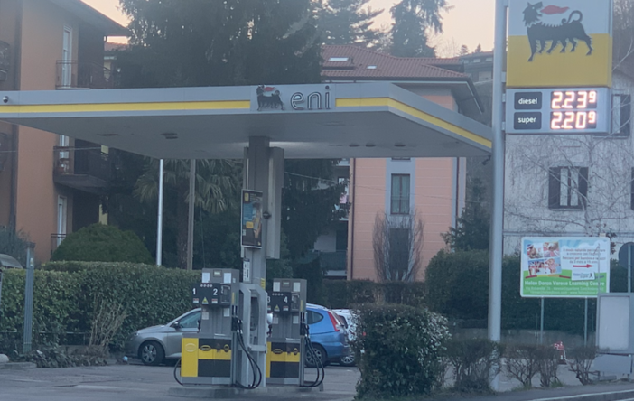 Caro benzina, l'appello della Fiarc Confesercenti: «Agenti di commercio in ginocchio, si intervenga su accise ed Iva»