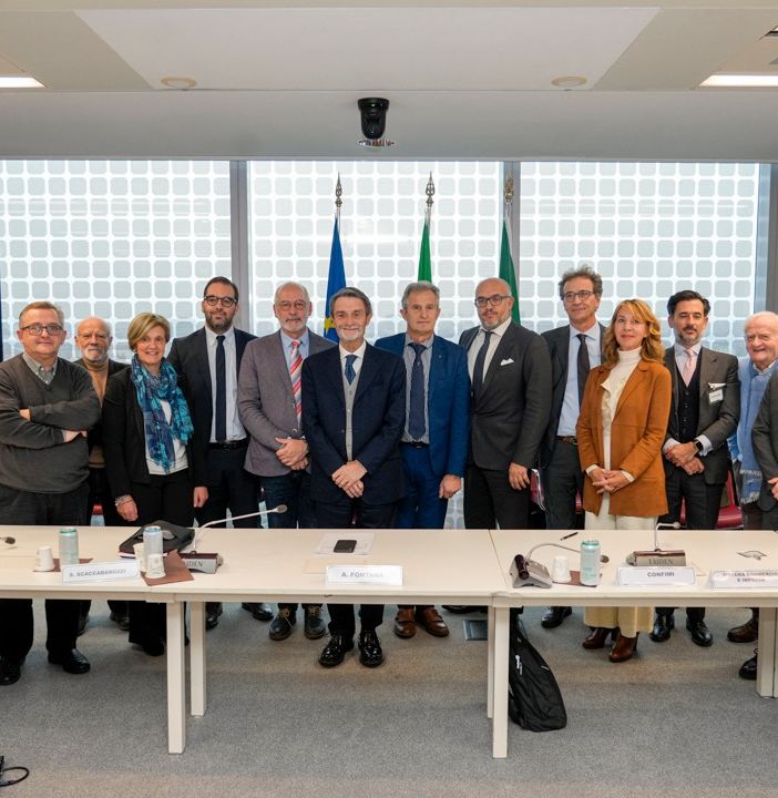 Regione Lombardia e sindacati sottoscrivono un protocollo su lavoro e legalità per Pnrr e Olimpiadi