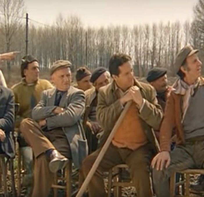 La mitica scena del passaggio del treno nel film &quot;Il Ragazzo di Campagna&quot;
