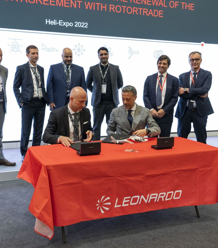 Leonardo e Rotortrade estendono collaborazione nel mercato degli elicotteri usati. Rinnovato l’accordo di distribuzione