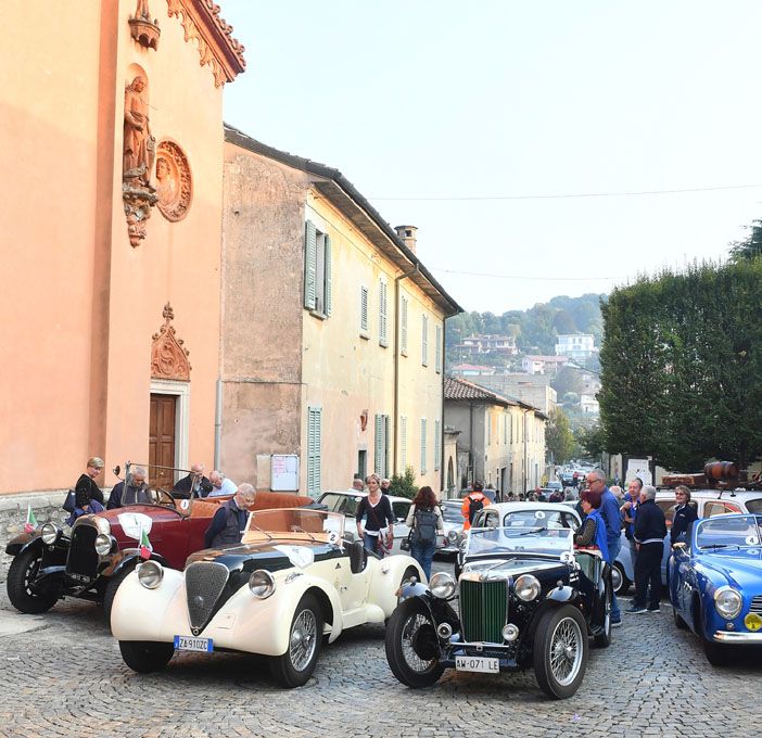 Domenica 24 torna con una settantina di auto d’epoca “Ruote nella Storia” a cura di Aci Varese