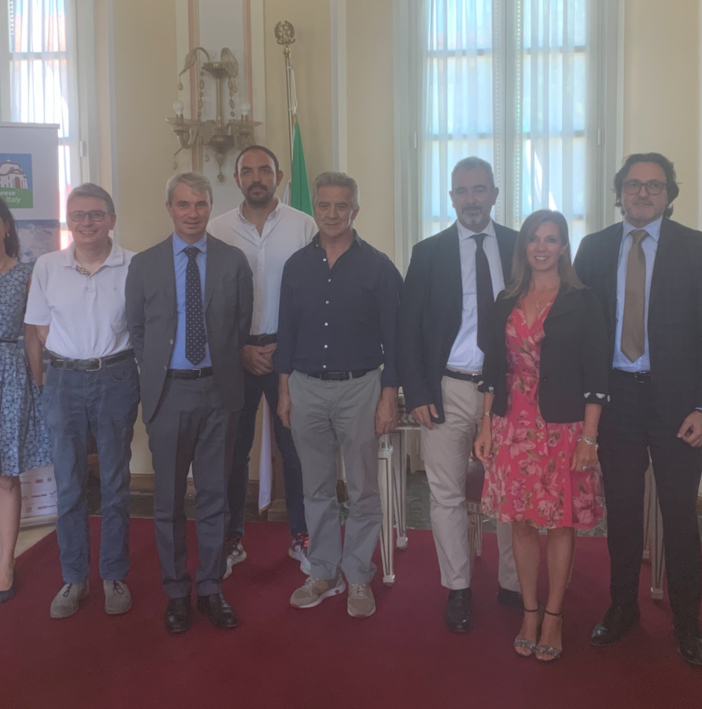 Gli organizzatori e gli sponsor dei Mondiali under 19 e under 23 di canottaggio a Varese