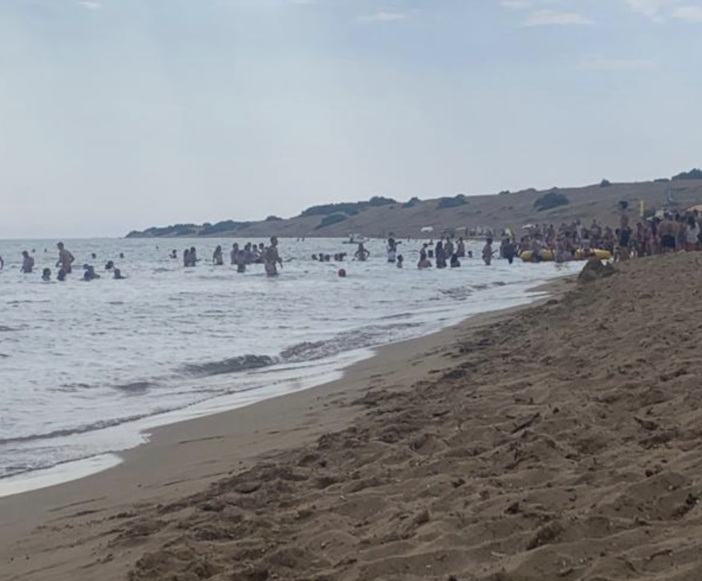 EDITORIALE. “Preservativo sì o no?”. Così gli animatori di un gruppo vacanze “istruiscono” centinaia di giovanissimi su un’isola greca