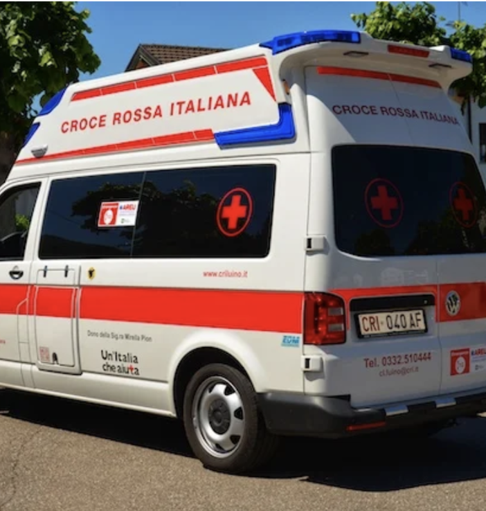 Luino, scontro in rotonda. Coinvolto anche un bambino di un anno