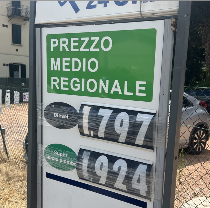 Media &quot;trasparente&quot; alla mano, ecco i benzinai più e meno cari di Varese