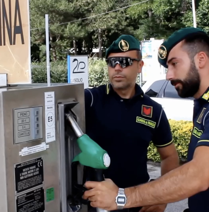 Benzina alle stelle, la Guardia di Finanza aumenta i controlli sui prezzi