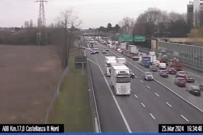 Le code a causa dell'incidente viste dalla webcam di Autostrade per l'Italia