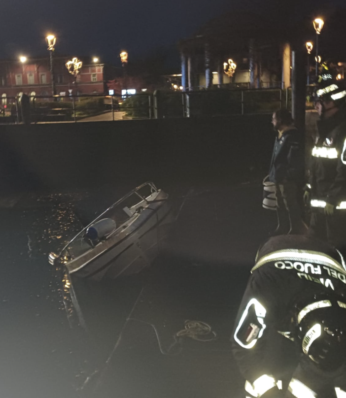 I vigili del fuoco in azione nel Luinese