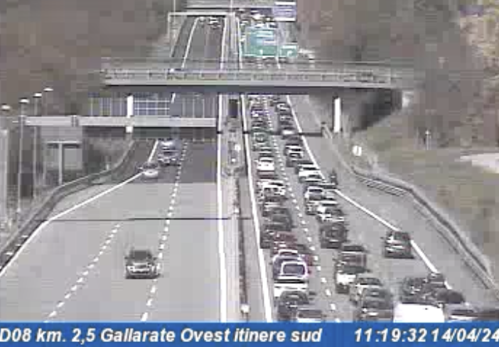 La coda sulla diramazione vista dalle webcam di Autostrade per l'Italia