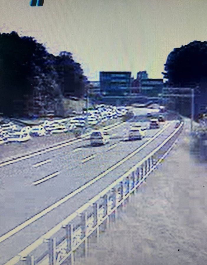 La coda sull'autostrada a Sesto Calende (immagini della webcam di Autostrade per l'Italia)