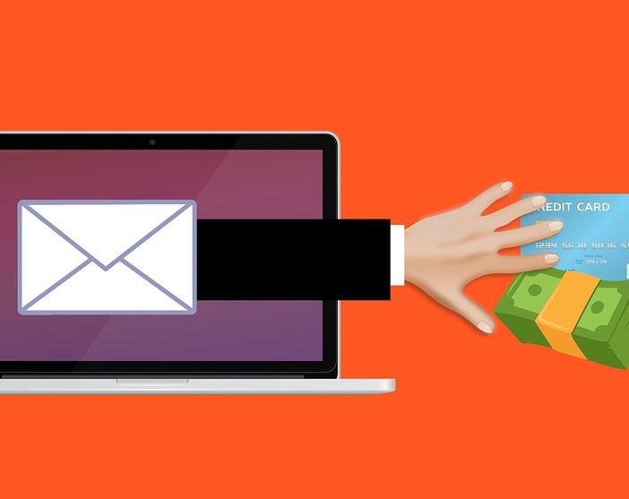 Allarme del Codacons per una nuova truffa via mail su falsi rimborsi Amazon
