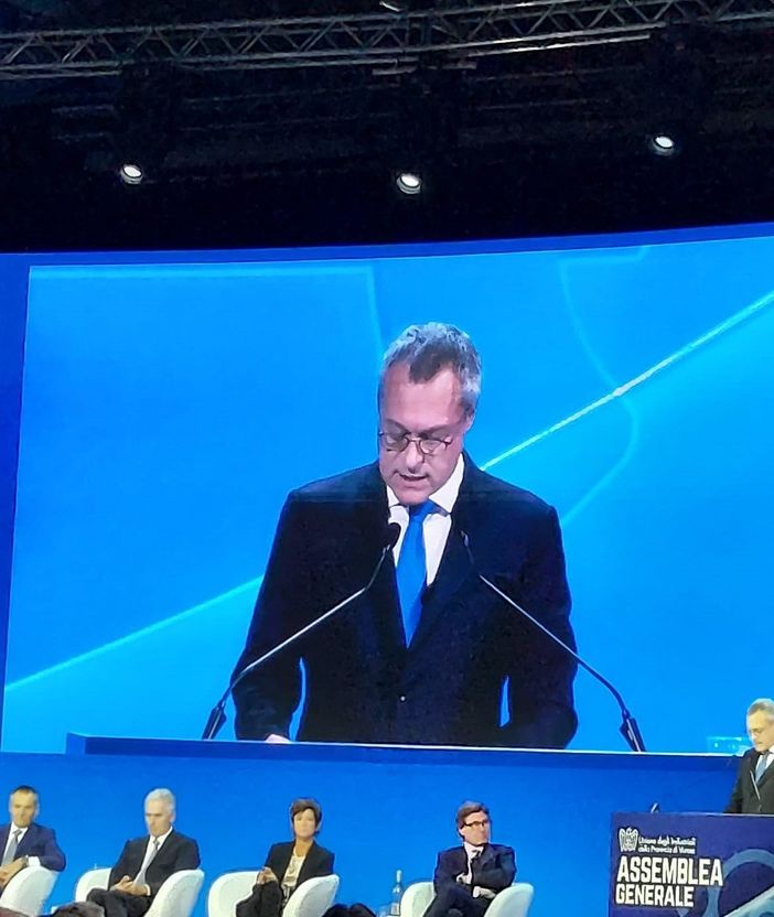 VIDEO. Il presidente di Confindustria Bonomi all'assemblea di Univa: «Senza industria non c'è l'Italia»
