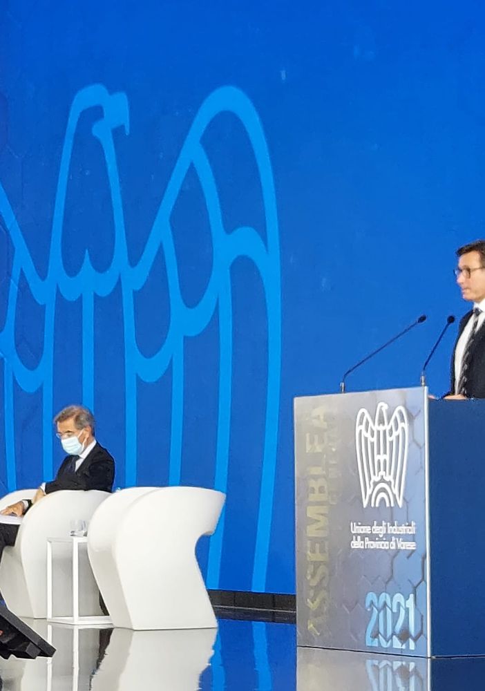 VIDEO E FOTO. Grassi all'assemblea di Univa: «Non nascondo un po' d'emozione, pronti a ripartire, cerchiamo alleati sognatori»