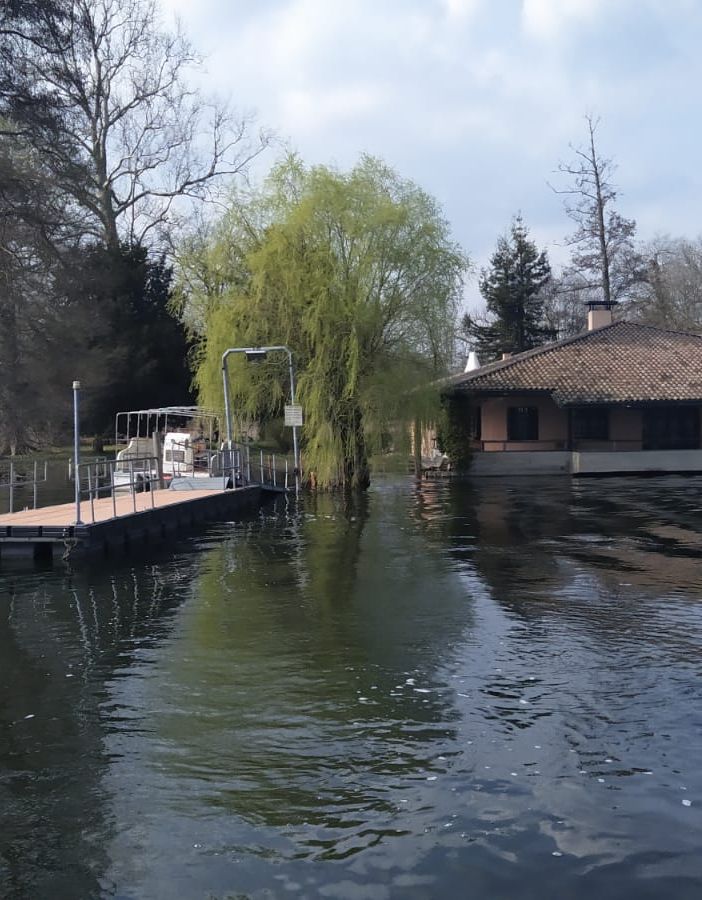 FOTO. L’Isolino Virginia ancora sommerso dall'acqua alta del lago