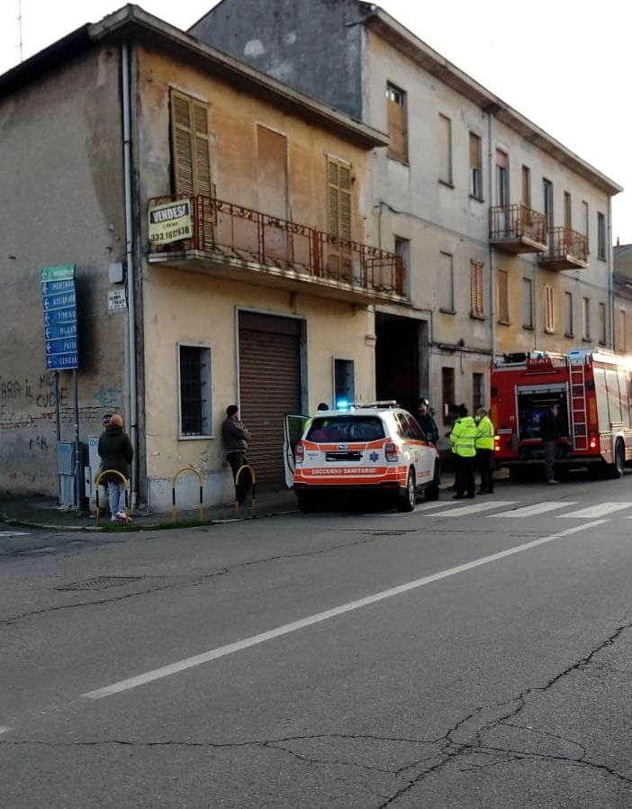 Altra tragedia sul lavoro: titolare di un'impresa edile inghiottito da una macchina impastatrice del cemento