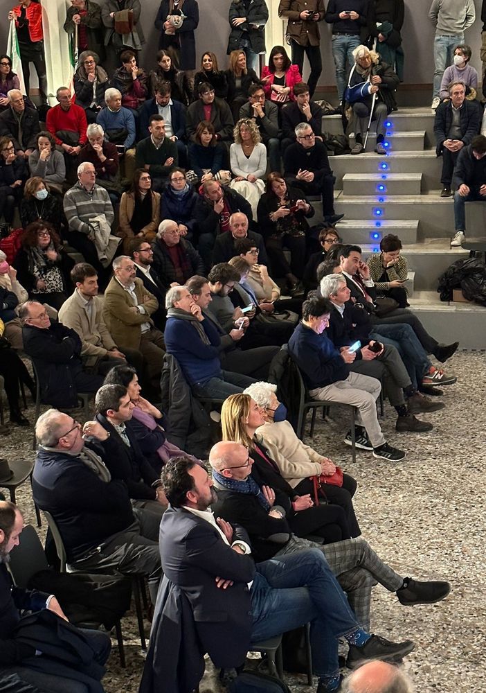 FOTO e VIDEO - Majorino chiude a Varese: «Io ci credo». Galimberti: «Qui abbiamo battuto Fontana, può farlo anche lui»