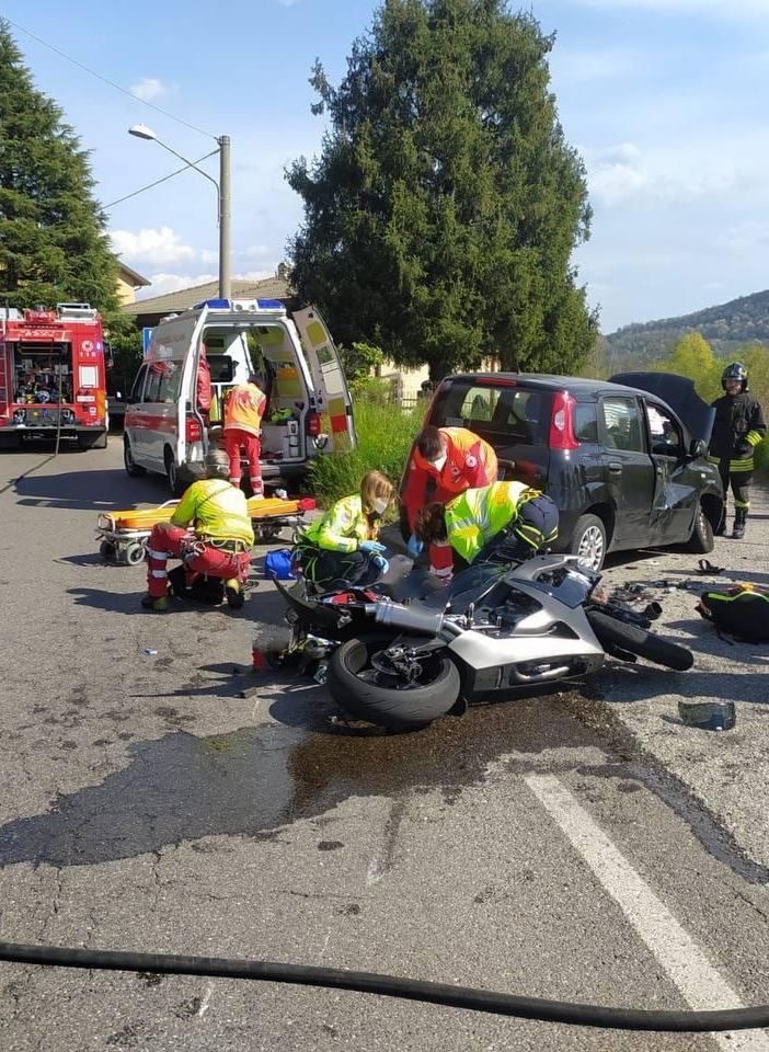 Le immagini del tragico scontro di Laveno inviate dai vigili del fuoco intervenuti sul posto