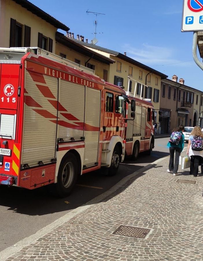 I vigili del fuoco sul luogo dell'incidente