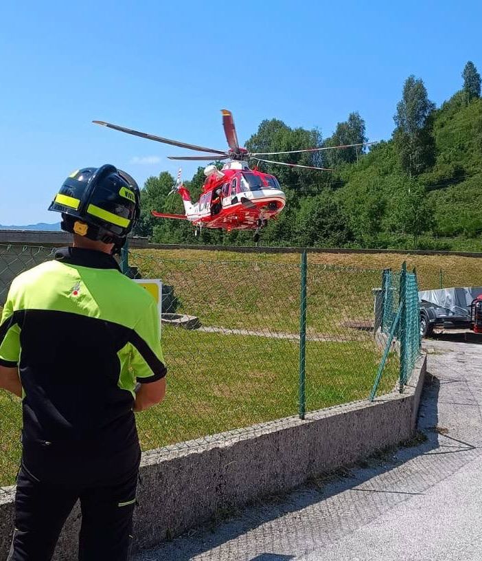 Due ottantenni salvati dai vigili del fuoco sul monte Palanzone