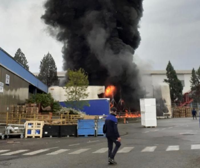 L'incendio di questa mattina alla Whirlpool di Cassinetta