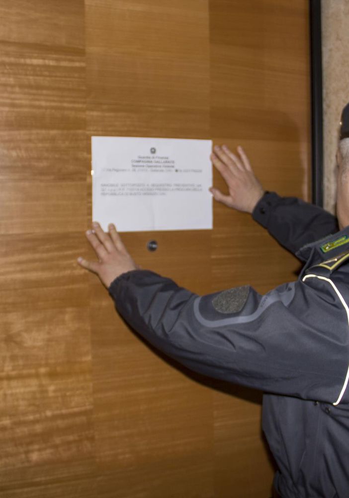 La Finanza di Varese arresta sei persone e sequestra due immobili per bancarotta