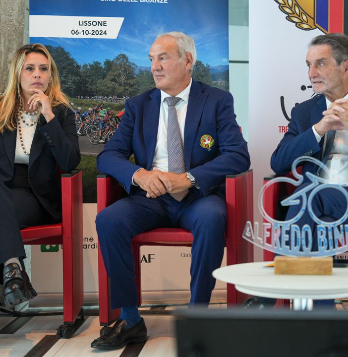 Da sinistra: l'assessore regionale Caruso, il patron Oldani e il governatore Fontana oggi a Palazzo Lombardia