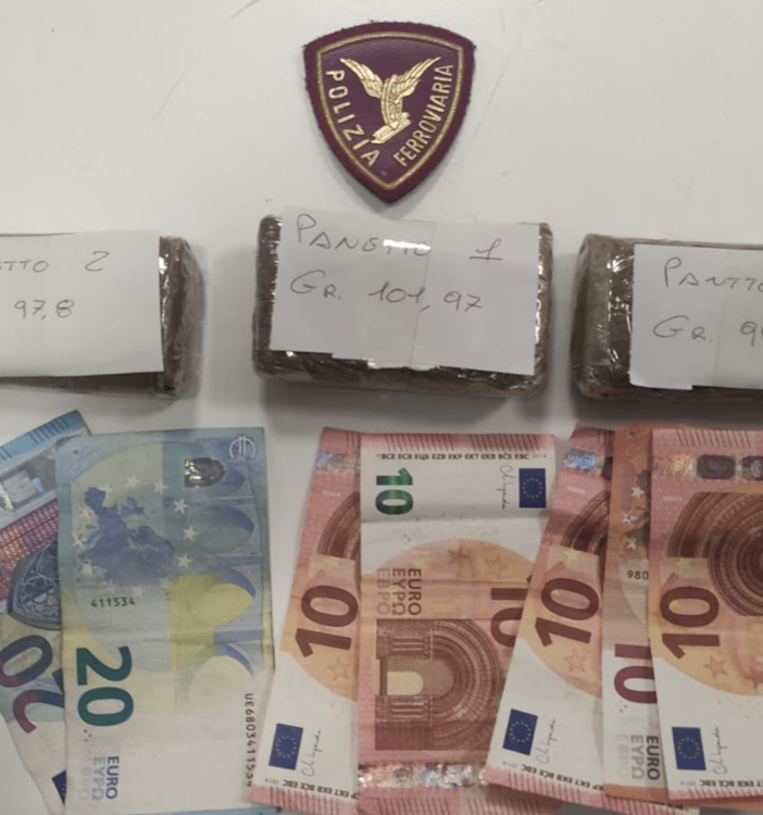 In stazione con trecento grammi di hashish, arrestato dalla Polizia ferroviaria