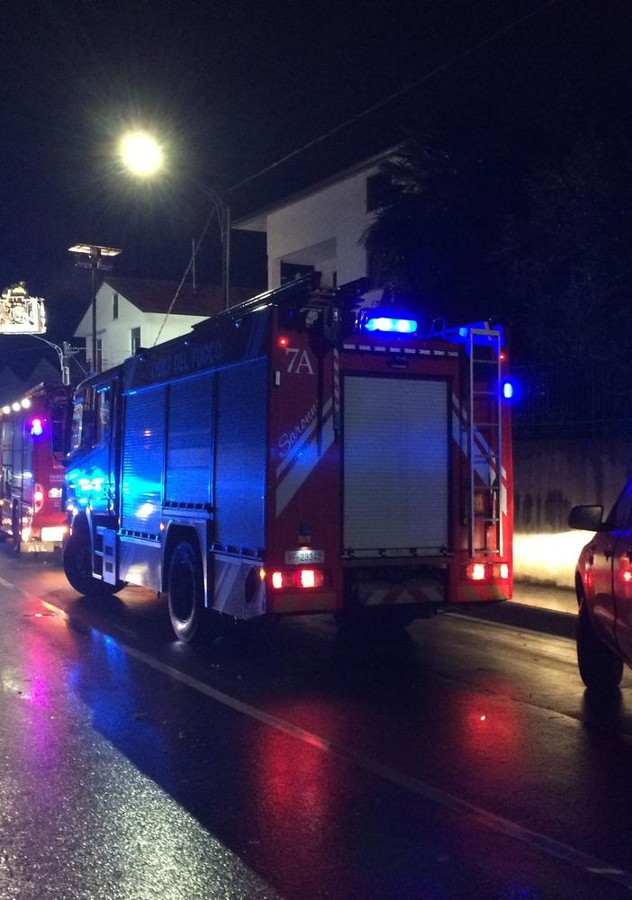 I vigili del fuoco a Locate Varesino