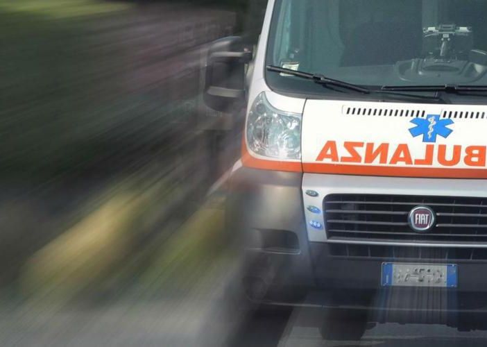 Incidente alla rotonda sul Sempione a Sesto Calende: un ferito
