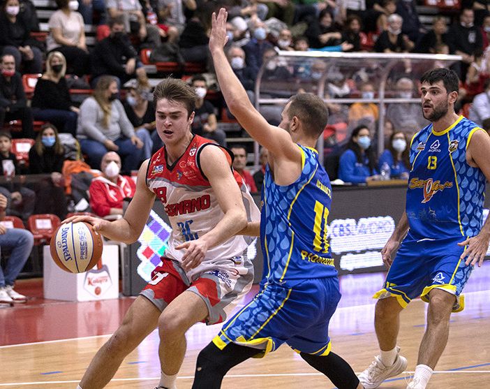 Legnano Basket sconfitto da Piombino. Questa settimana allenamenti a porte chiuse