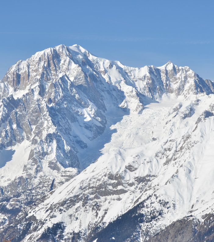 Monte Bianco: crolla un seracco, almeno un morto e quattro feriti