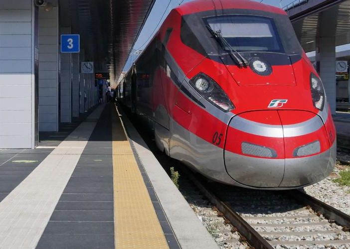 Guasto su linea Milano-Bologna, ritardi e cancellazioni per treni Alta Velocità